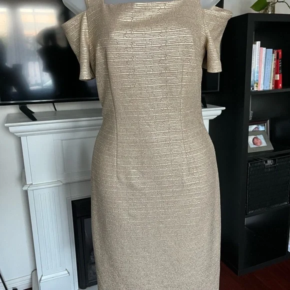 Elegant Gold Dress - Picture 3 of 3